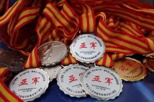 康斯坦丁诺夫卡陷入厮杀，俄乌战争何时才能终结？